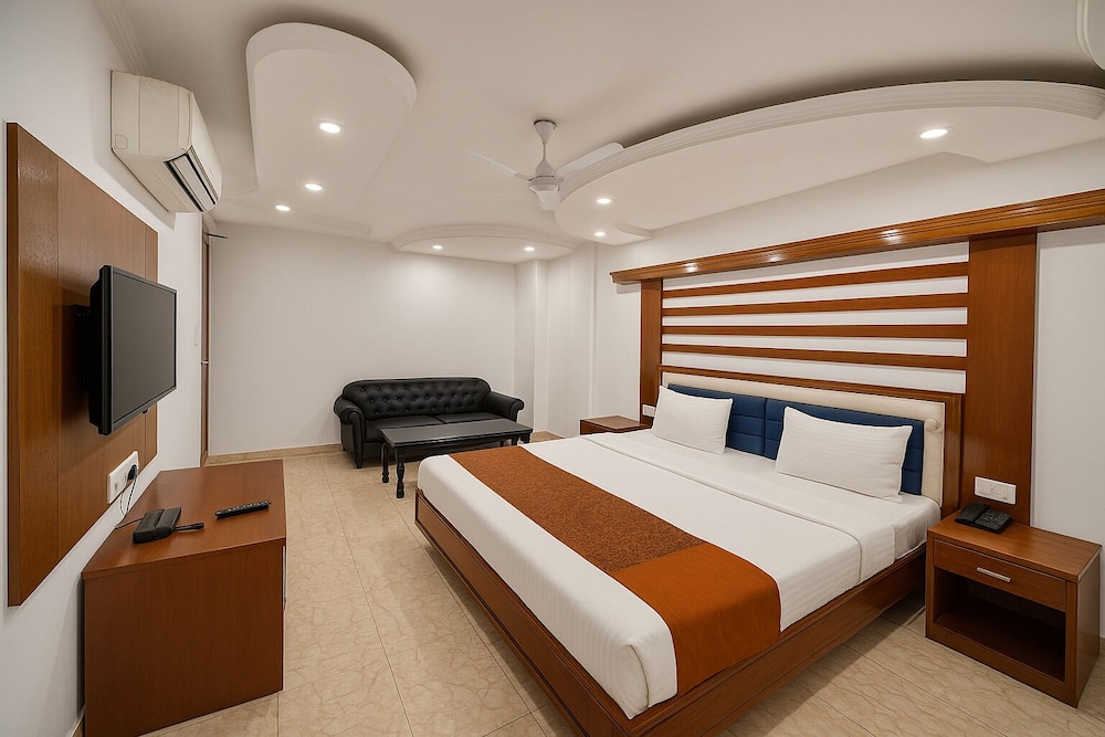 HOTEL TJS ROYALE 10/44