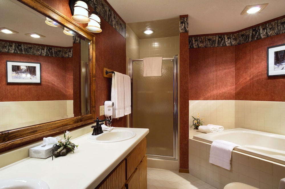 The Pointe Hotel and Suites 50/51