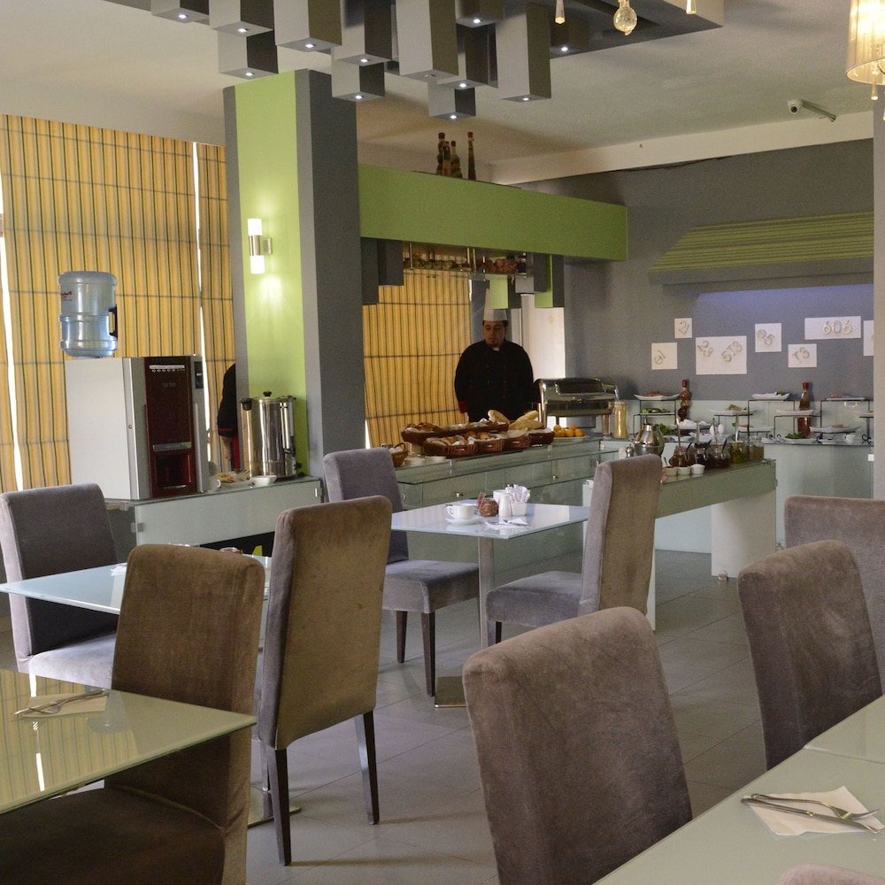 Crystal Suites 19/25