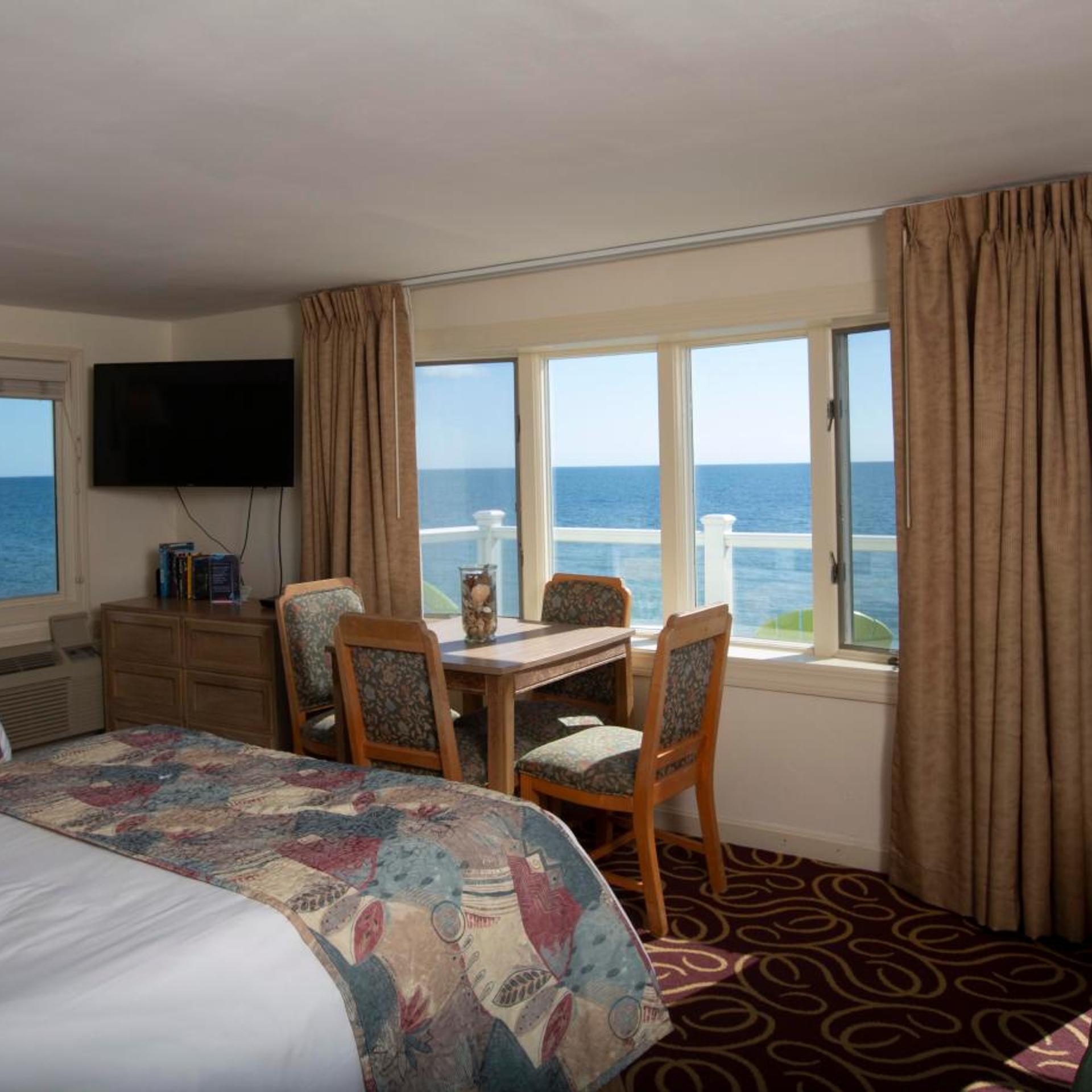 The Corsair & Cross Rip Oceanfront Hotel 38/50