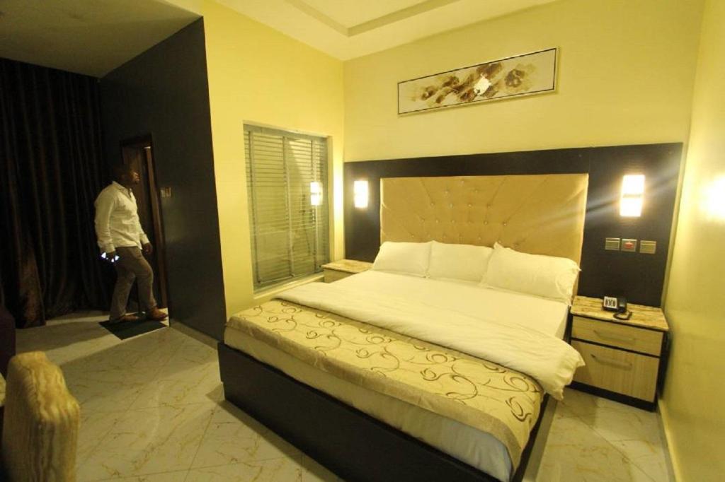 De Gladys Hotel 7/14