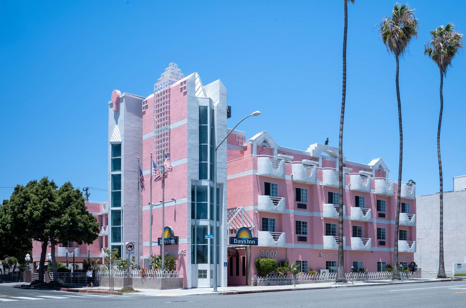 Days Inn by Wyndham Santa Monica 5/45