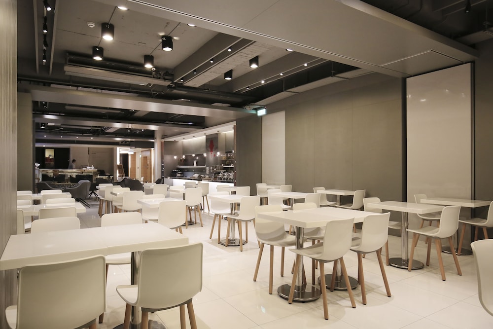 Dandy Hotel Daan Park Branch 52/66