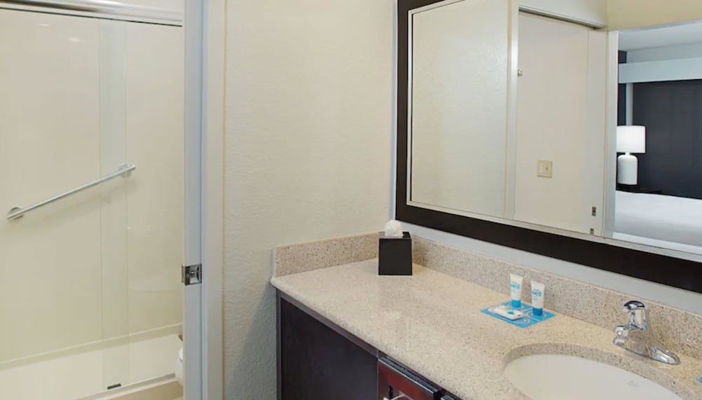 Hyatt House Los Angeles/Lax/Manhattan Beach 5/30