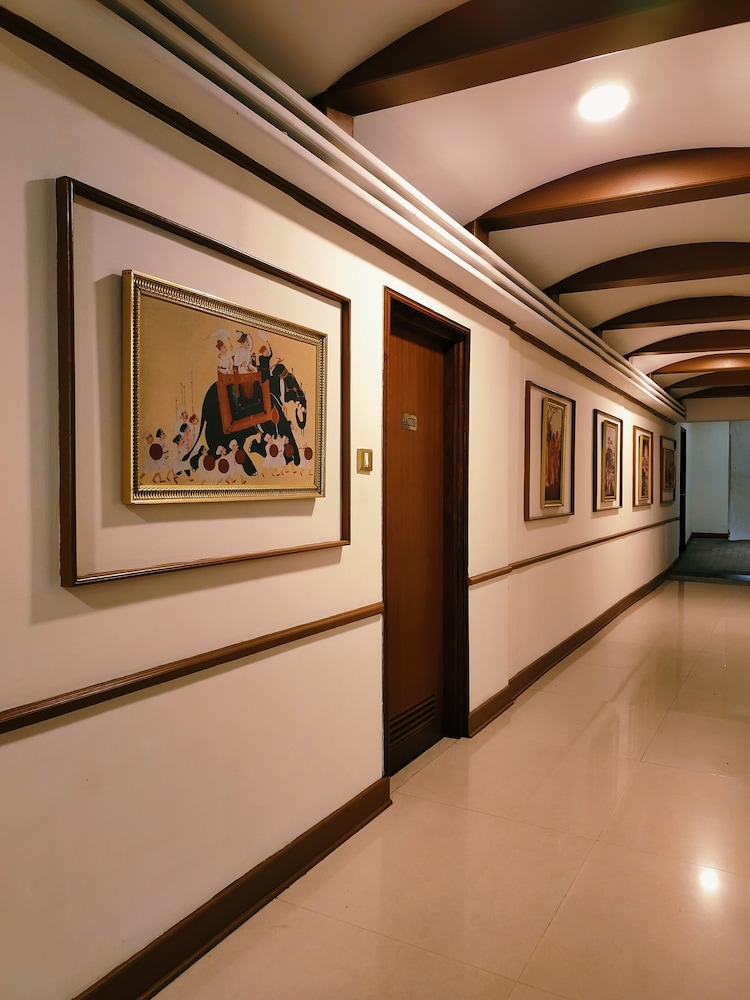 Presidency Hotel 34/63