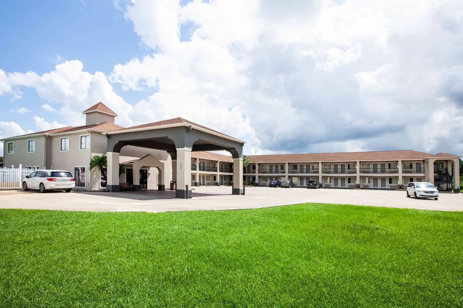 Days Inn by Wyndham Sulphur LA 50/58