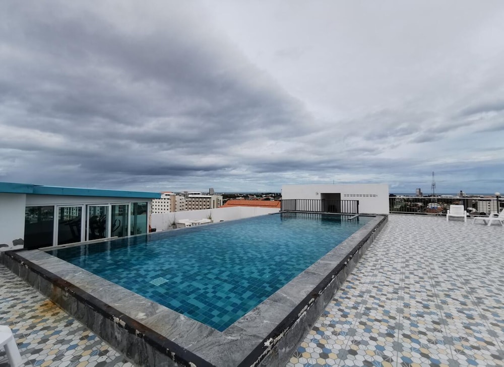 The Base Hua Hin 22/24