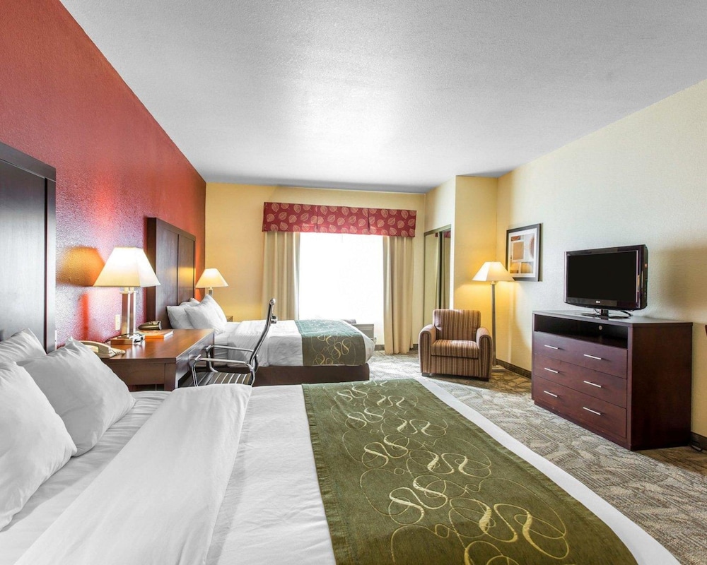 Comfort Suites Palm Desert I-10 12/32