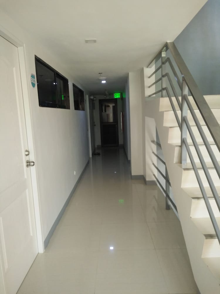 RF Suites 18/59