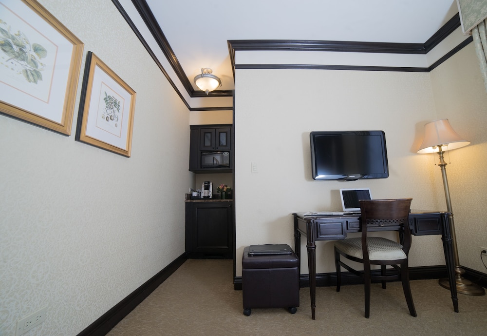 The Lucerne Hotel 28/53
