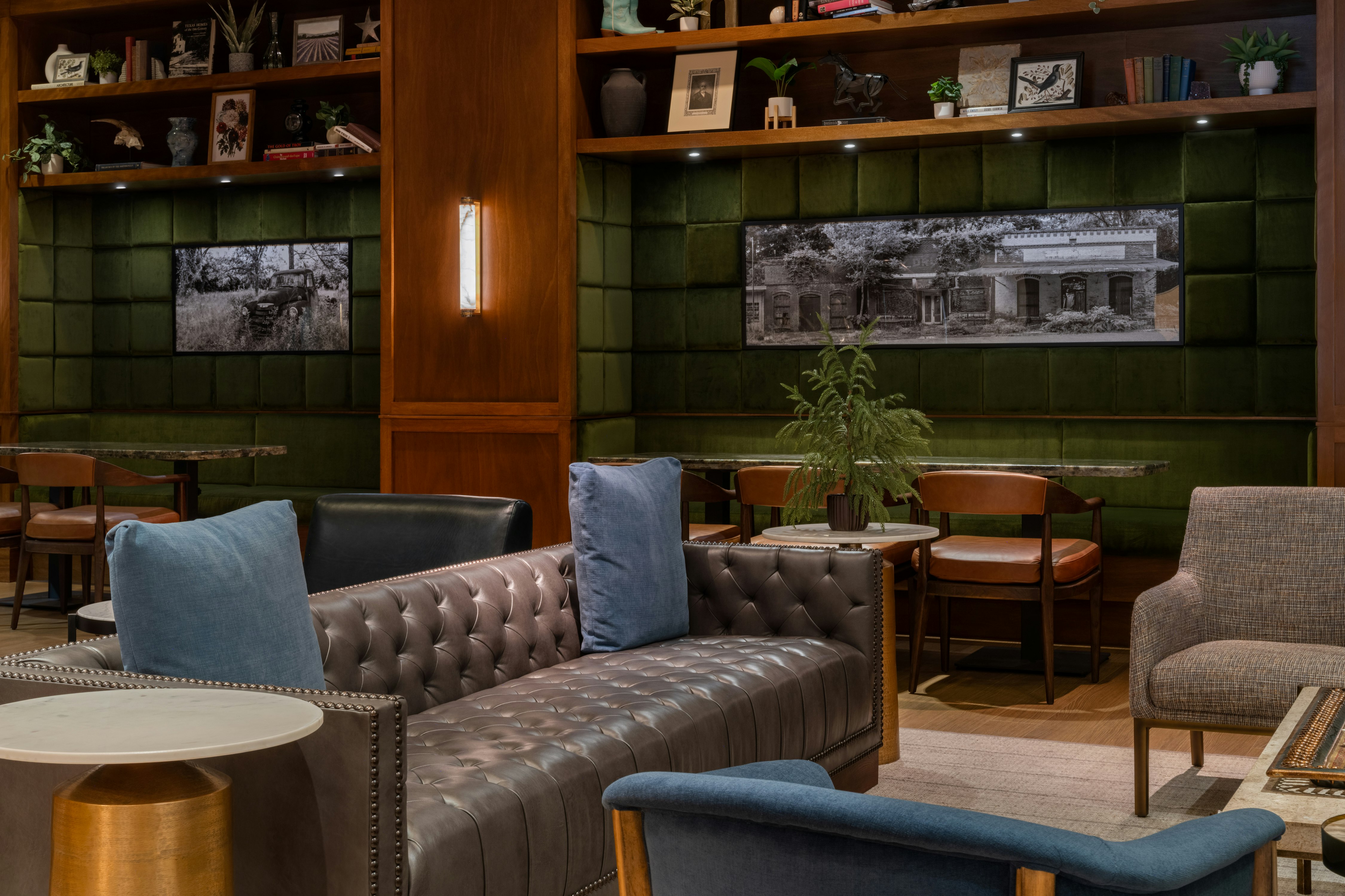 The Sam Houston Curio Collection By Hilton 25/65