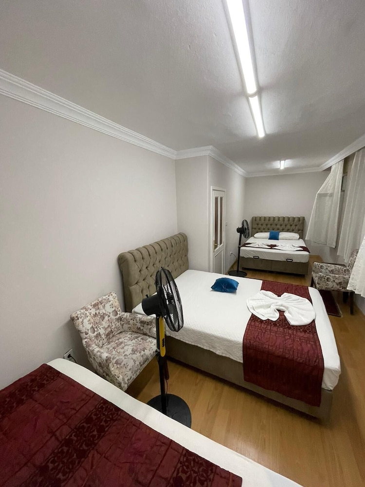 Apartment, 1 Single and 2 Double Beds, Annex، Berce Hotel 7/10