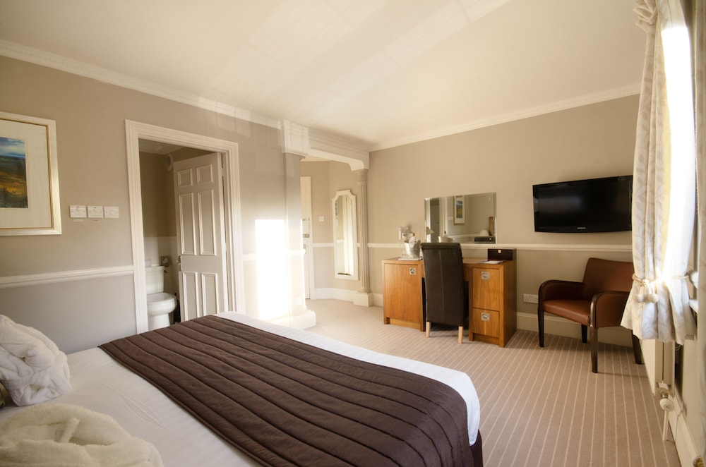 Hatton Court Hotel 12/48