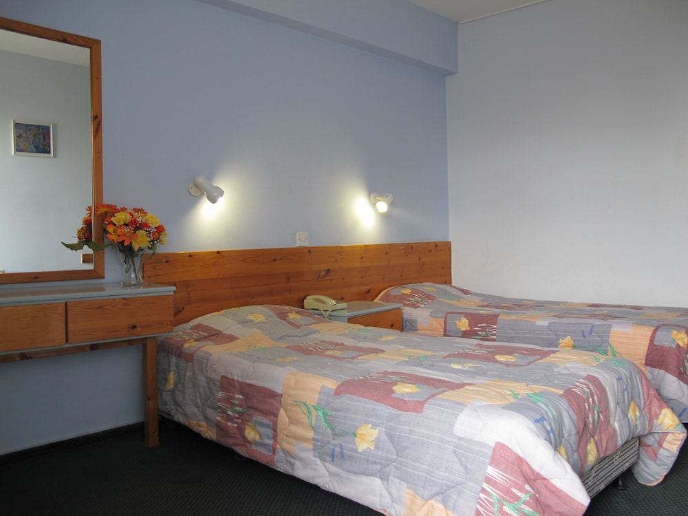 San Remo Hotel 17/38