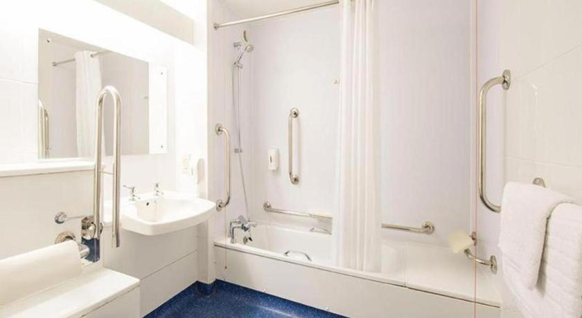 Travelodge Scotch Corner A1 Southbound 11/13
