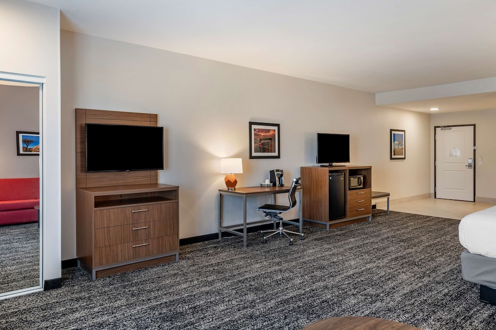 Best Western Plus Coachella Valley Inn & Suites 38/58