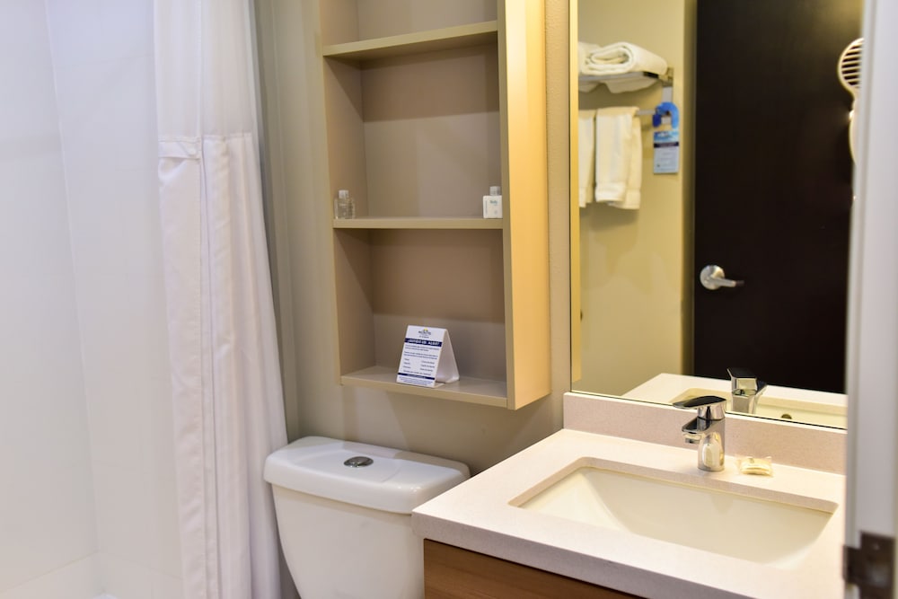Suite, King and Queen Bed