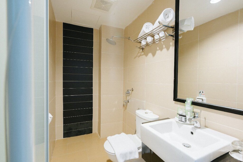 Raia Hotel And Convention Center Terengganu 50/50