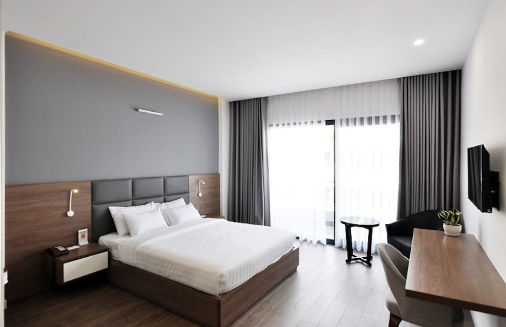 Royal Dragon Boutique Hotel 36/59