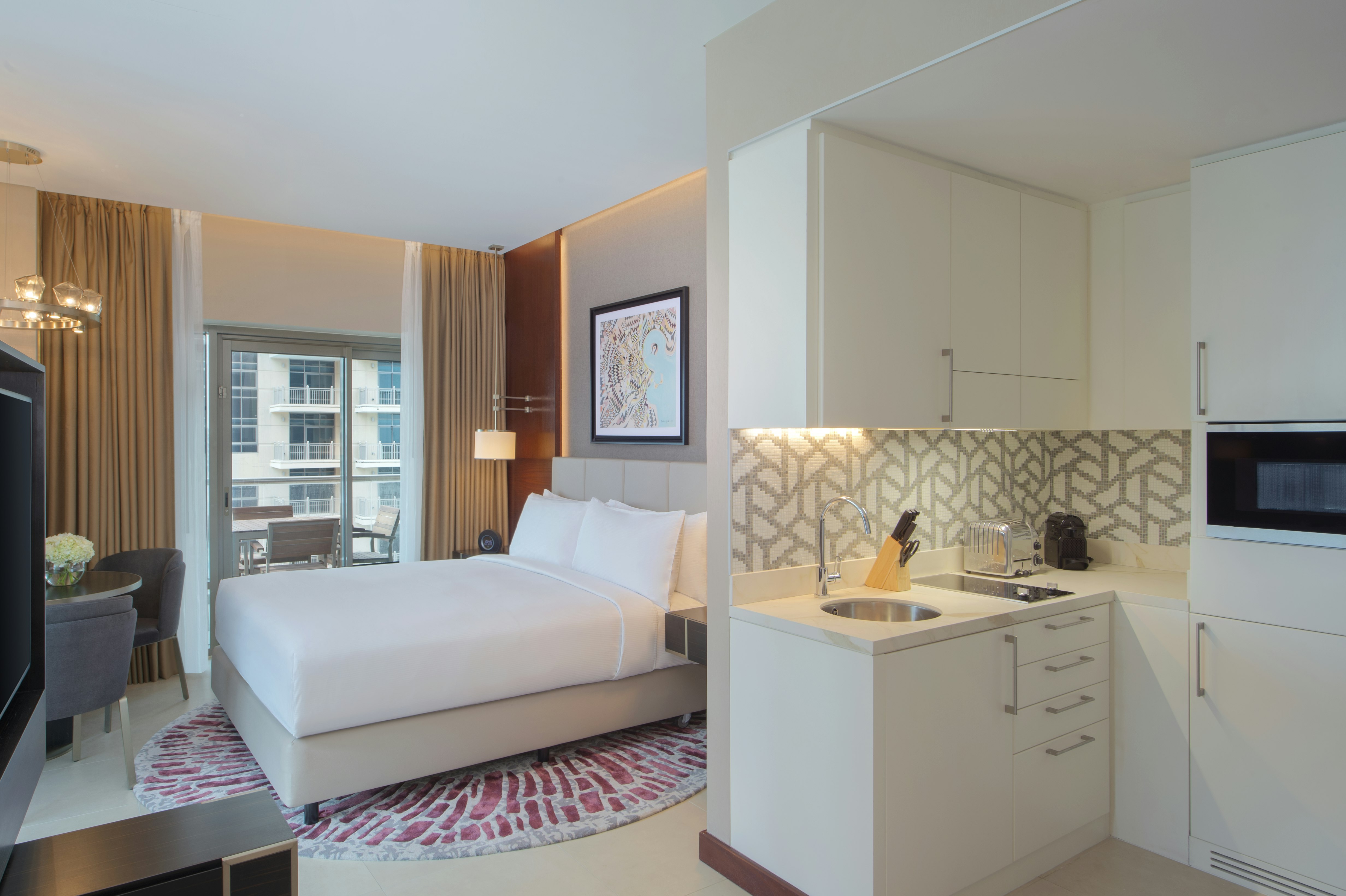 STUDIO, KING BED, BALCONY
