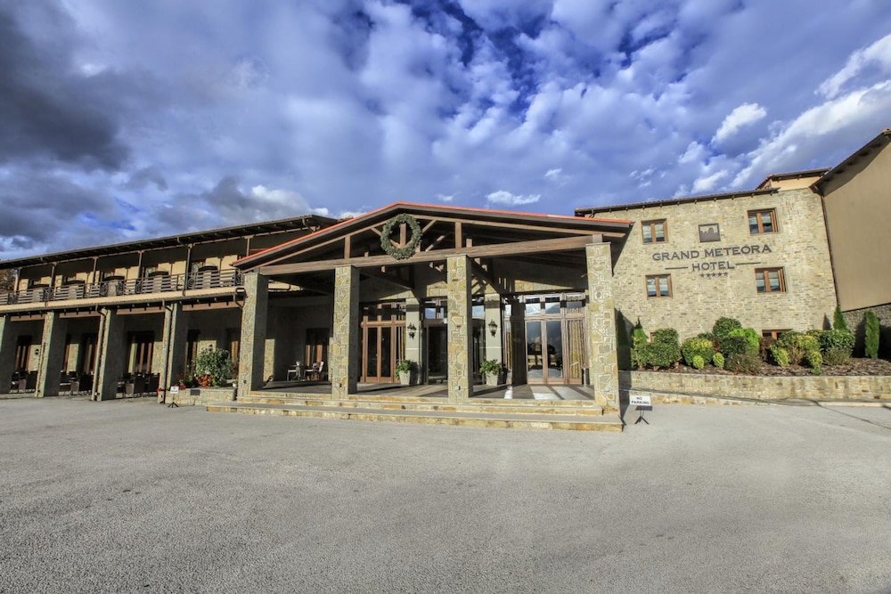 Grand Meteora Hotel 6/60