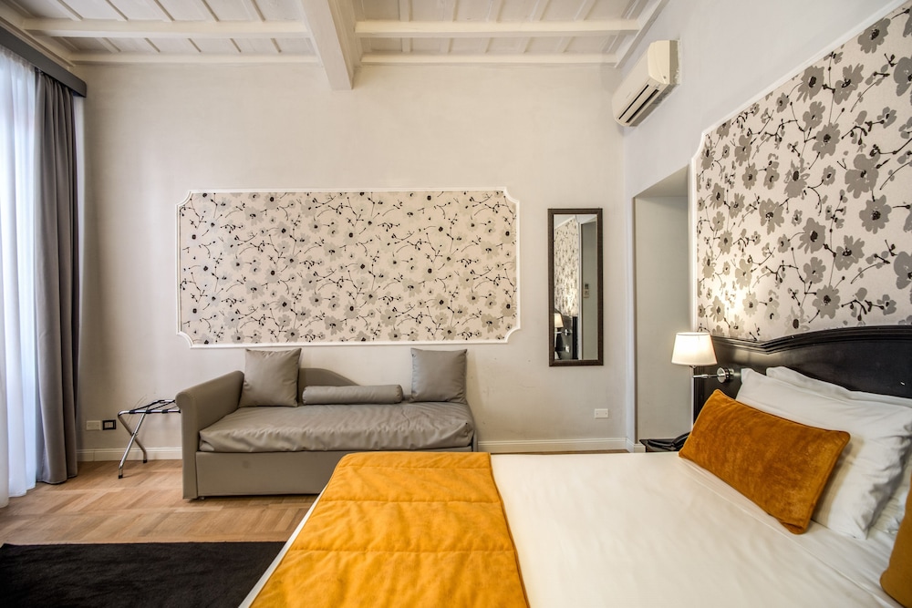 Relais Fontana di Trevi 37/64