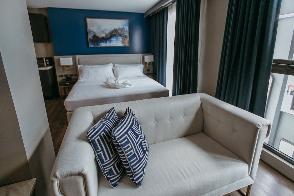 Pvl Suites 9/33