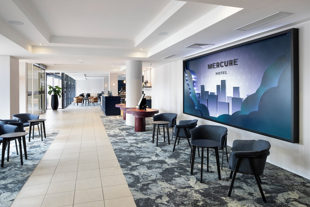 Mercure Brisbane Garden City 63/67
