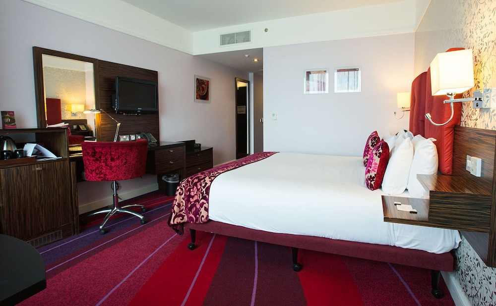 CROWNE PLAZA BLANCHARDSTOWN 15/76
