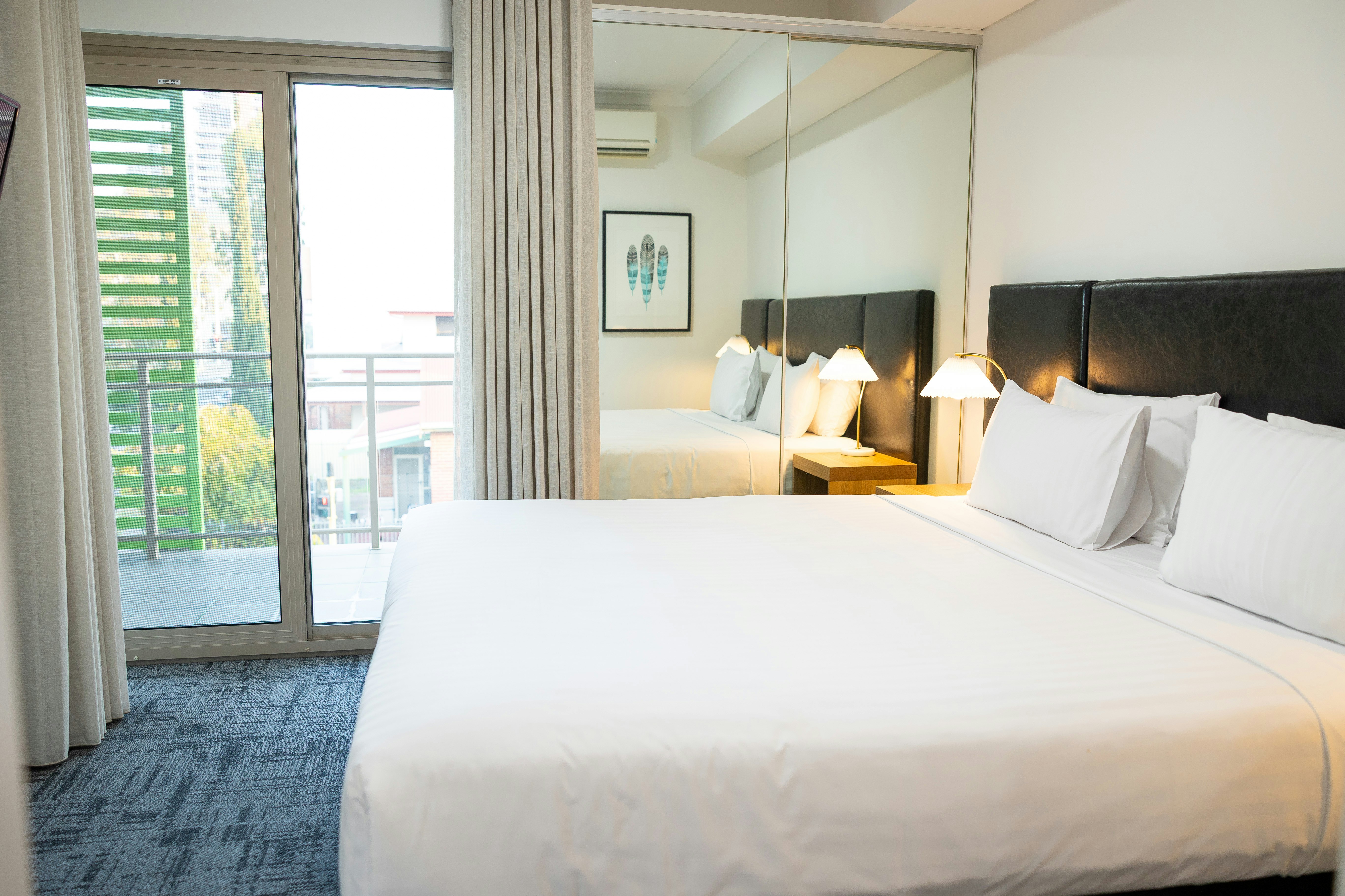 Baileys Serviced Apartments 19/76