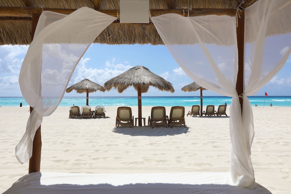 Emporio Cancun 44/48