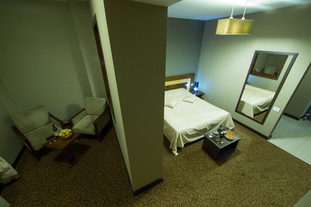 Kaspia Park City Hotel 18/37