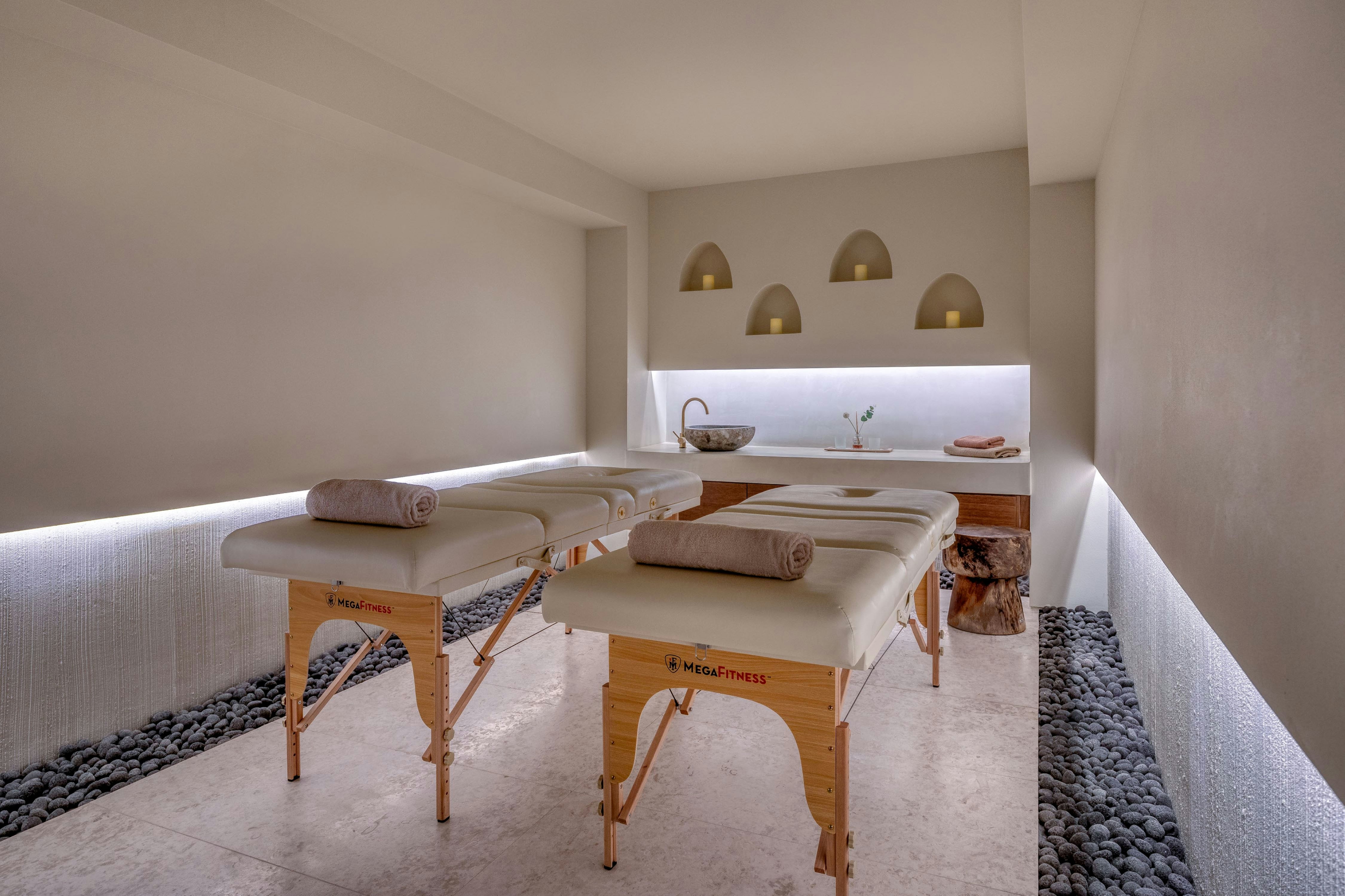 Isla Brown Corinthia Resort & Spa, Curio Collection by Hilton 26/65