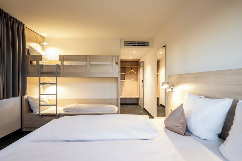 1 BEDROOM, FAMILY