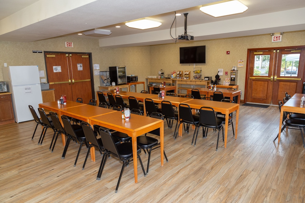 Clatskanie River Inn 36/49