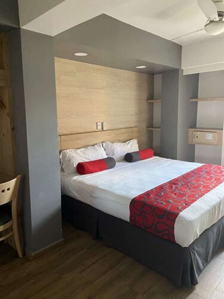 Hotel Roble 20/38