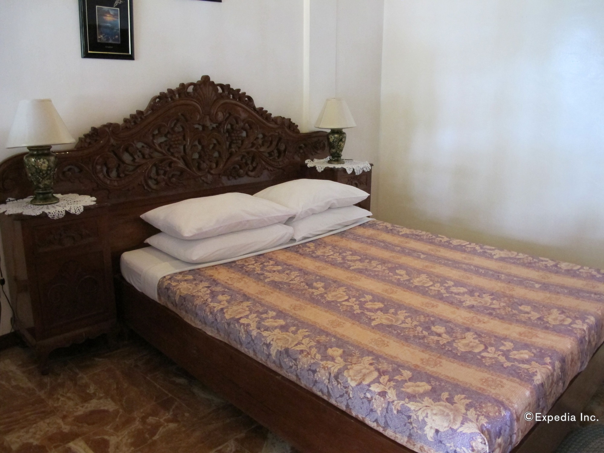 DELUXE, DOUBLE BED