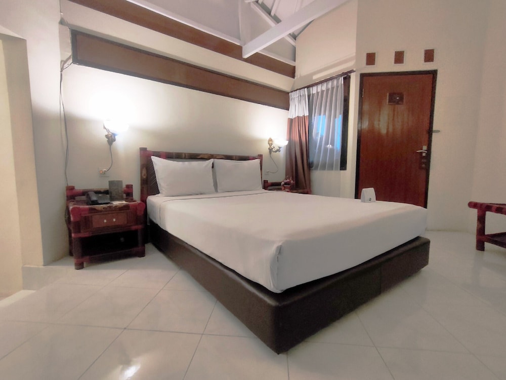 El Hotel Kartika Wijaya Batu 22/57