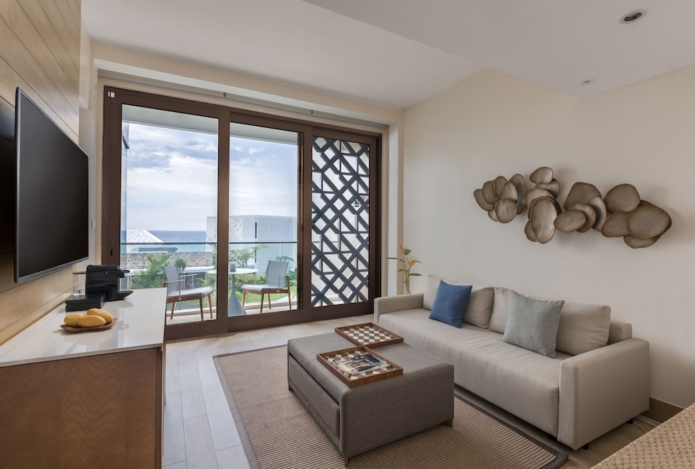 Crimson Resort & Spa Boracay 46/62