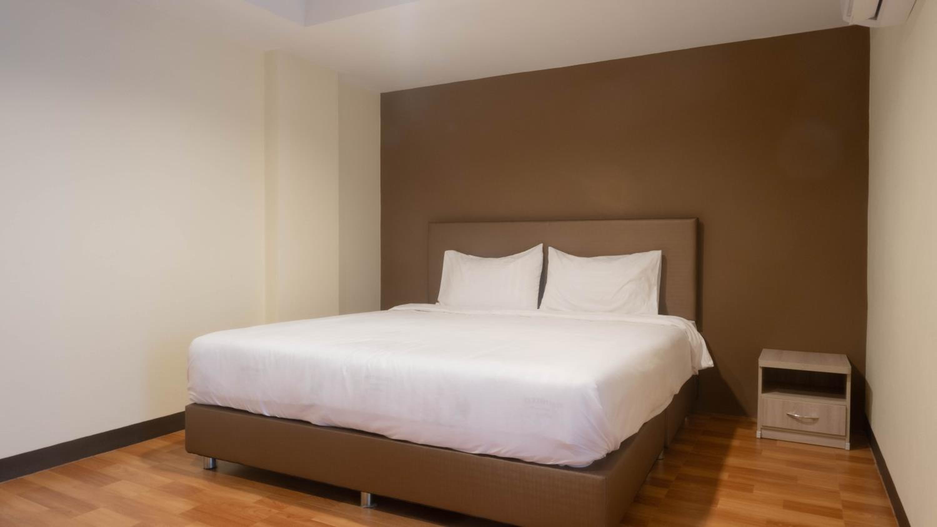 Airport A1 Hotel 27/48