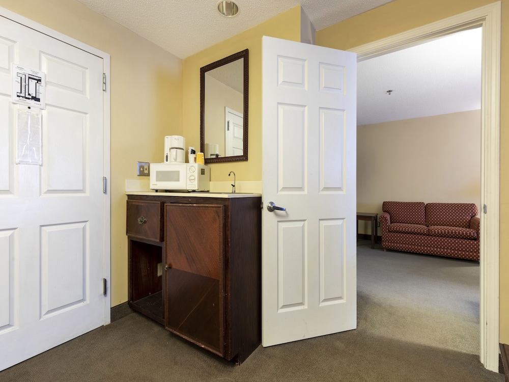 Americas Best Value Inn Springfield - Mansion View 9/47