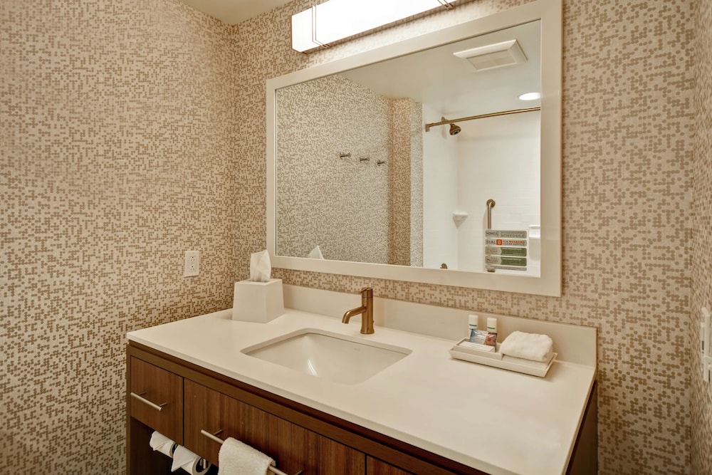 Home2 Suites by Hilton Terre Haute, IN 26/62