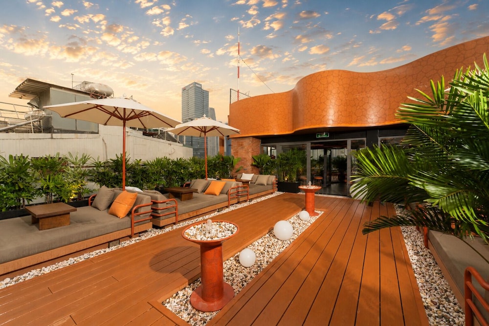Kin Hotel Ly Tu Trong 46/49