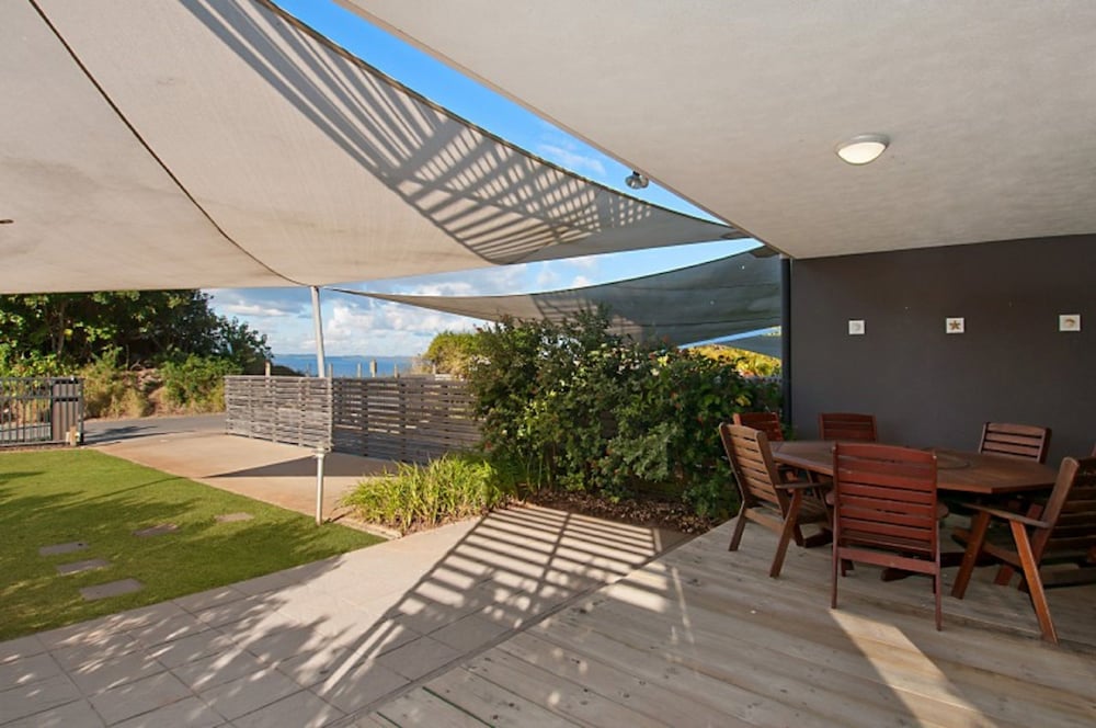 ON THE BEACH RESORT BRIBIE ISLAND 35/50