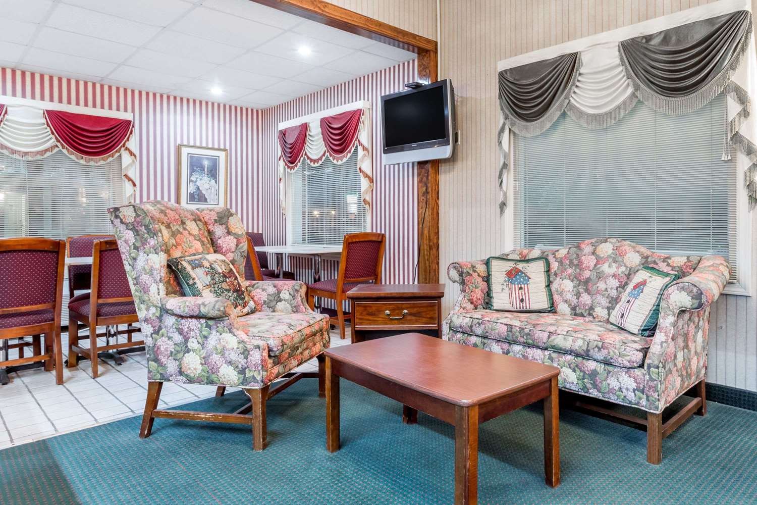 Hamilton Inn Jonesville I-77 19/24