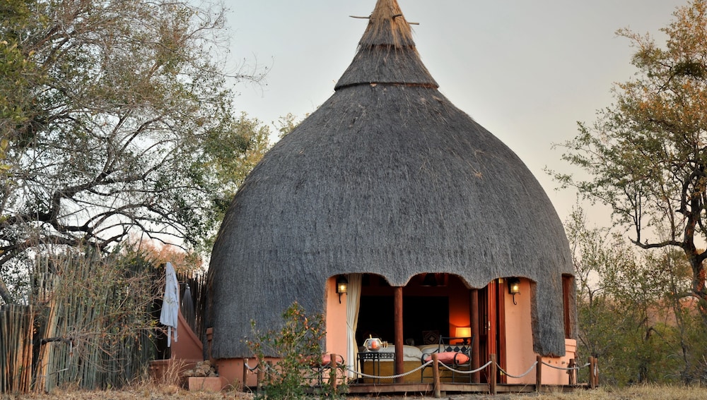Hoyo-Hoyo Tsonga Lodge 6/68