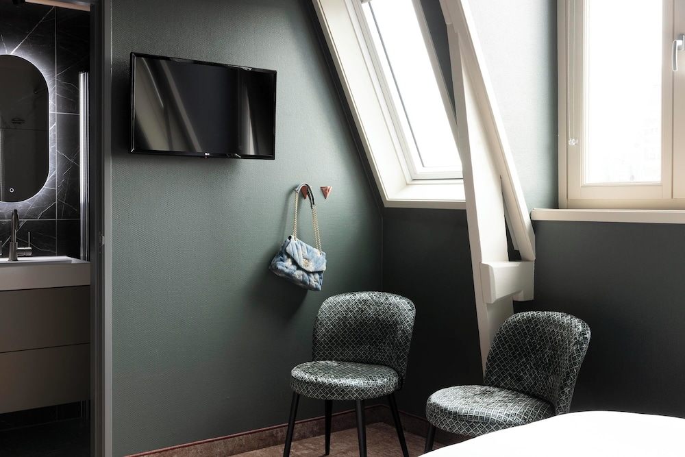 Art Gallery Hotel Bv 26/33