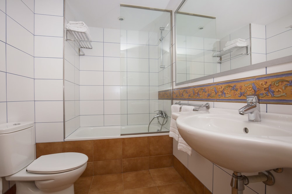 Catalunya Ski Hotel 25/28