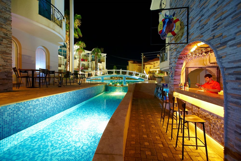 Seahorse Deluxe Hotel 56/66