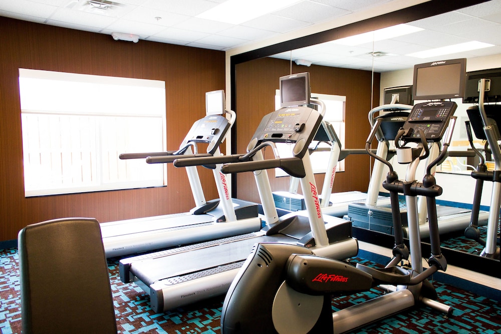 Fairfield Inn Suites Hutchinson 14/24